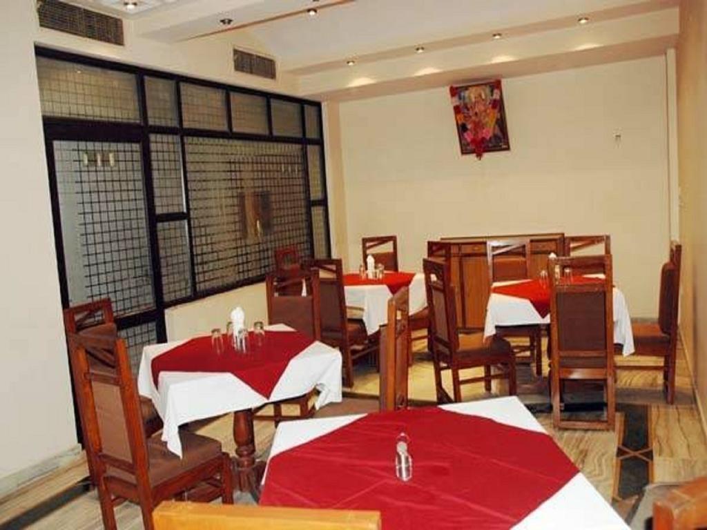 Hotel Madhav Palace Jaipur Ngoại thất bức ảnh