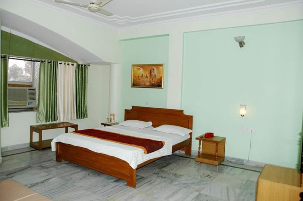 Hotel Madhav Palace Jaipur Ngoại thất bức ảnh